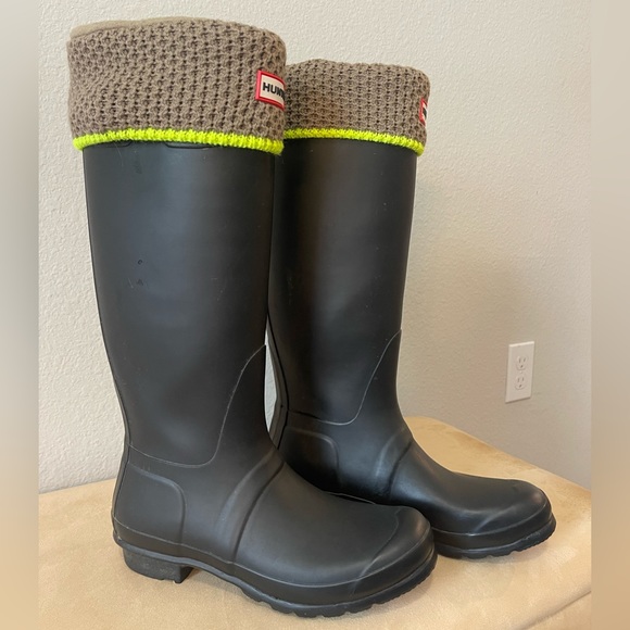 HUNTER Women’s Original Tall Rain Boots & neon/Tan Boot Socks - Picture 1 of 7